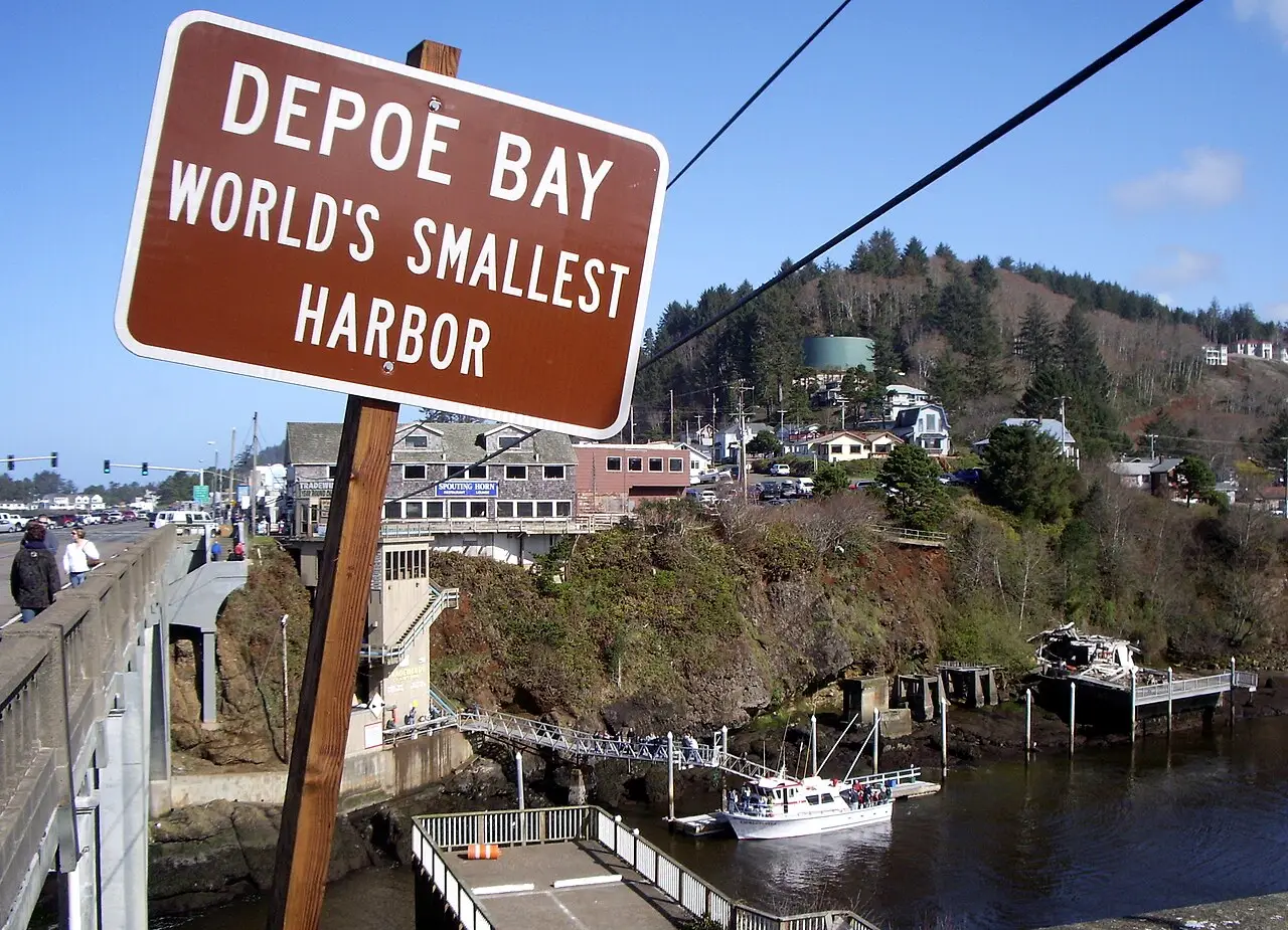 Depoe Bay entrance sign on a seven-day Oregon Coast road trip