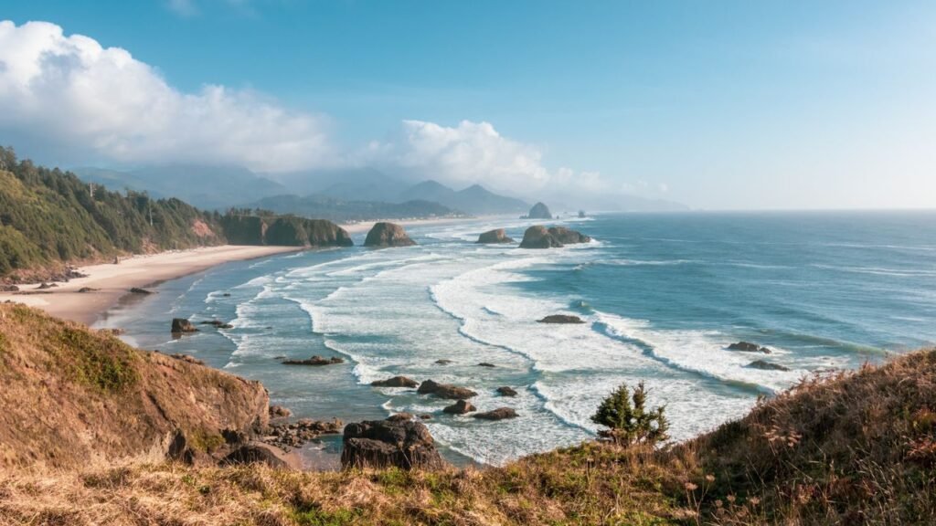 Coastal atmosphere for the Yachats guide