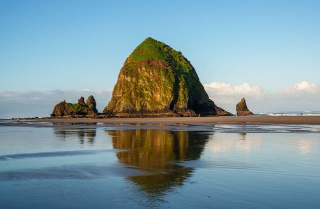 Cannon Beach, Oregon coastline near Haystack Rock